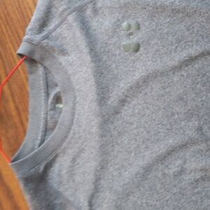 UNDER ARMOR Heather Gray Youth  M T-SHIRT